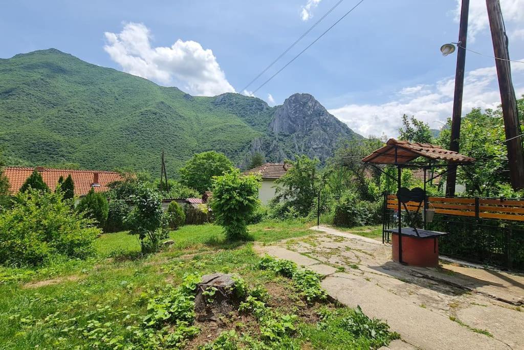 Vila Ilis House Matka Skopje Exteriér fotografie